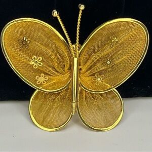 Mesh butterfly brooch gold tone, lightweight, vintage 1970d